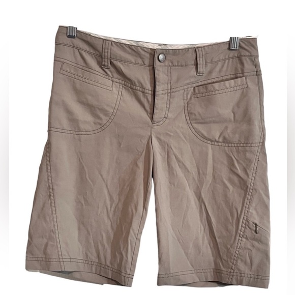 Athleta Dipper Hiking Walking Bermuda Shorts Sz 8 - Picture 2 of 7